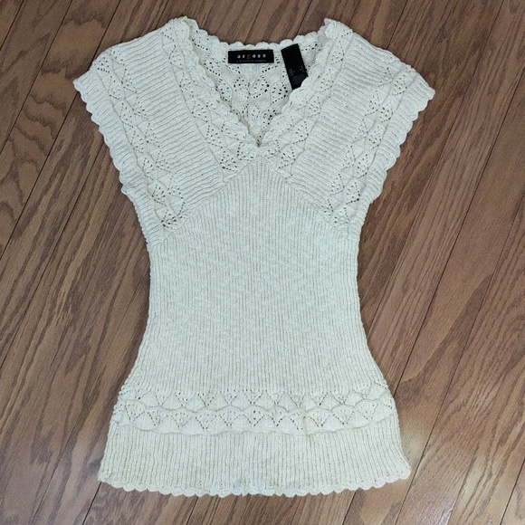 Axcess Sweaters - Axcess ladies knit v-neck sweater small
